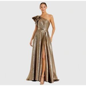 Mac Duggal Antique Bronze One Shoulder Gown size 4 new with tags $598
